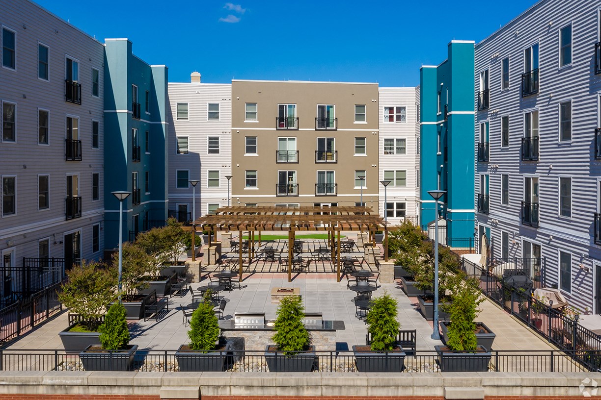 Fenestra at Rockville Town Square | Apartments in Rockville, MD